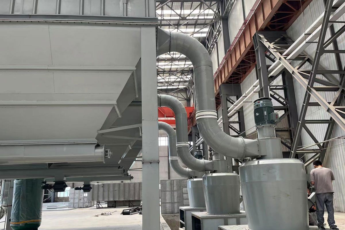 遼寧營(yíng)口某非金屬礦超細(xì)粉碎生產(chǎn)線(xiàn)